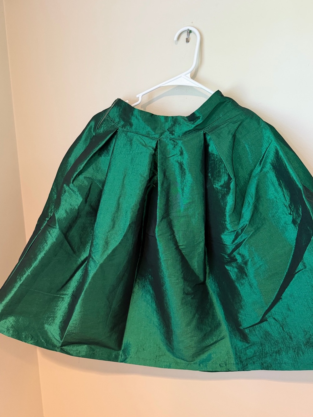 Emerald Green Women's Full Pleated Taffeta Skirt - Picture 2 of 7